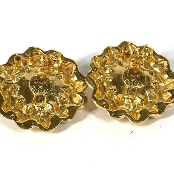 Chanel Vintage Earrings Gold-Tone Metal #207404C57B - Picture 4 of 7